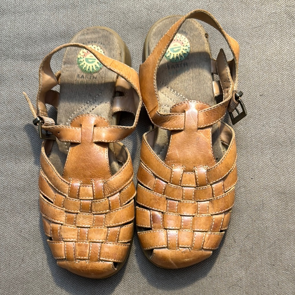 Earth woven fisherman sandals